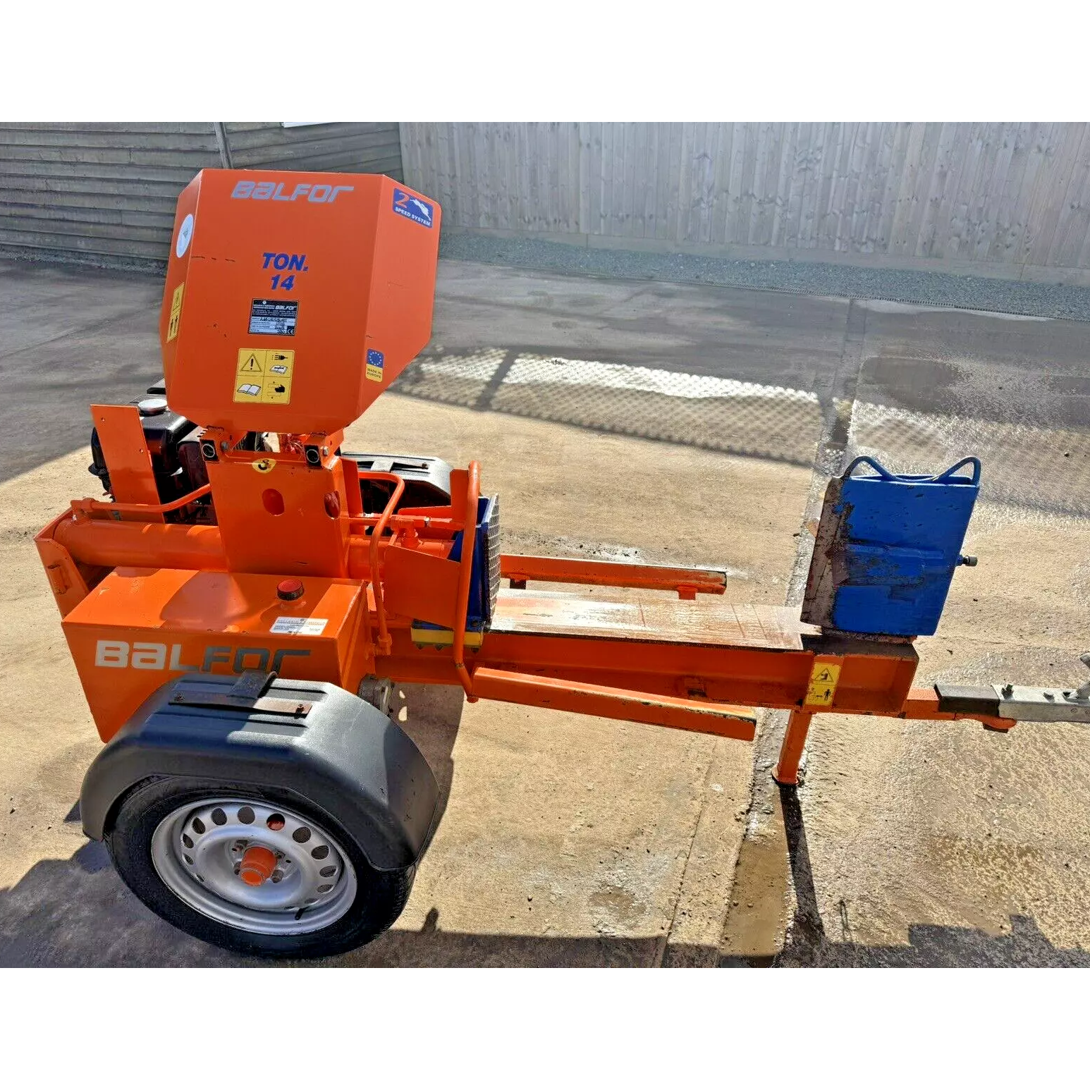 BALFOR 14 TON FAST TOW PETROL POWERED HYDRAULIC LOG SPLITTER